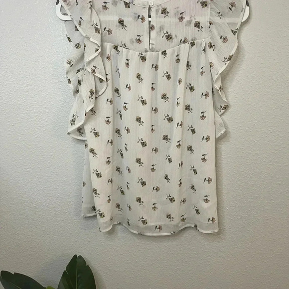 ☀️Loft Flutter Sleeve Blouse - Picture 7 of 11